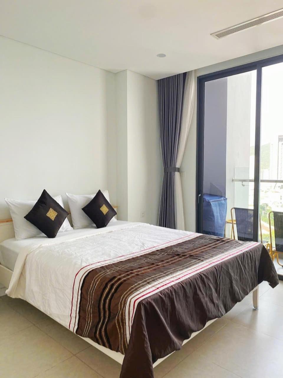 Beachfront Scenia Bay Apartment Nha Trang Exterior photo