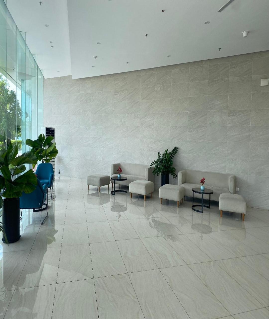 Beachfront Scenia Bay Apartment Nha Trang Exterior photo